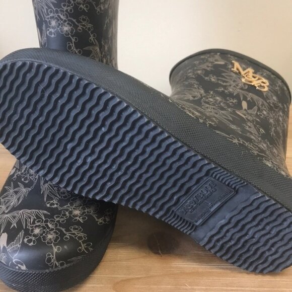 MoovBoot Vintage Orient Mid Calf Winter Boots - Picture 4 of 4